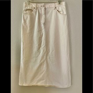 Jones NY vintage 80s long denim skirt. Off-white, size 6.